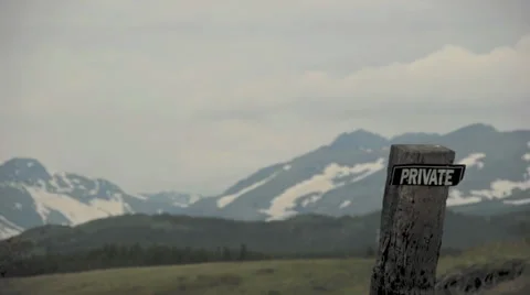 Timelapse clouds over a snow capped mountain in Montana, US Vídeo Stock 29672361