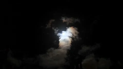 Timelapse of clouds passing full moon at night Stock-Footage 221581749