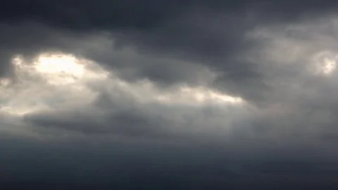 Timelapse clouds rise with storm Видео 84447090