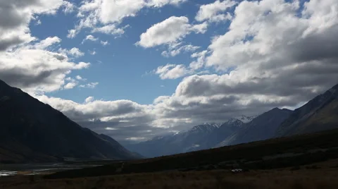 TImelapse of the clouds rolling by mountain peaks in New Zealand Video stock 55530105