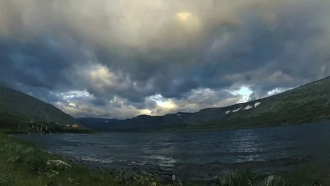 TimeLapse. Clouds running in the sky. Mountain landscape Vidéo 93986820
