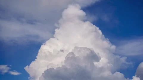 Timelapse of clouds in the sky Stock Footage 337126735