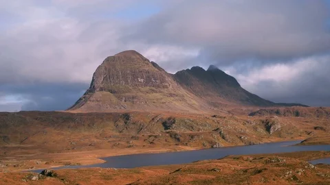 Timelapse of clouds on Suilven, Scotland Video stock 119064678