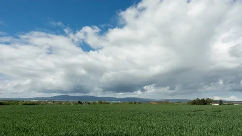 Timelapse - Cloudscape over the Taunus low mountain range Видео 156665150