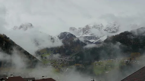 Timelapse of cloudy mountains in Val Gardena, Italy Видео 149057580