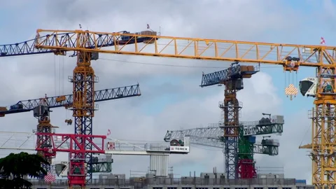 Timelapse construcion cranes 動画素材 135649156