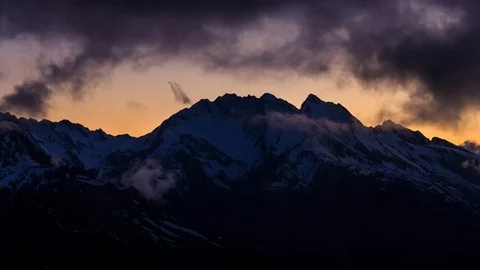 Timelapse coucher de soleil sur les pyrenées Stock Footage