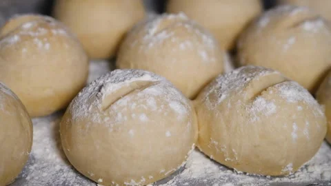 Timelapse cupcakes, muffins baking and rising in muffin tin in electric ovenake Video stock 336576827