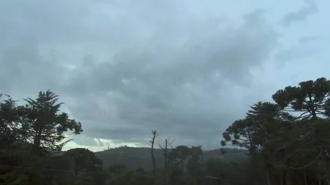 Timelapse da chegada de nuves de chuva na Serra da Mantiqueira em Monte Verde Stock Footage 151473650