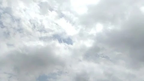 Timelapse of dark dramatic clouds that are about to rain 動画素材 295600640