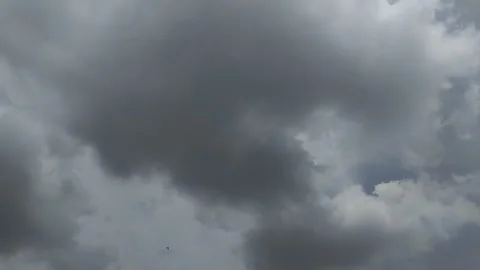 Timelapse of dark dramatic clouds that are about to rain 動画素材 295841319