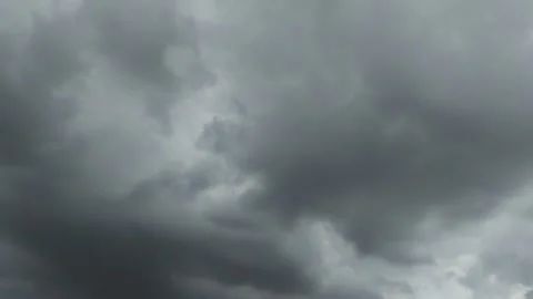 Timelapse of dark dramatic clouds that are about to rain 動画素材 297735573