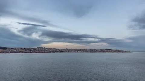 Timelapse of dawn over Lisbon skyline and Tagus river. Portugal. April, 2017 Stockbeeldmateriaal 78518682