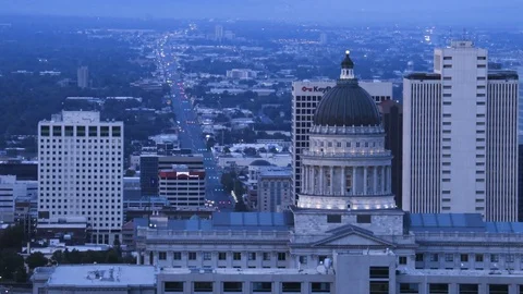 Timelapse of Dawn on Utah's State Capitol Building and Downtown Salt Lake City 스톡 동영상 78246337