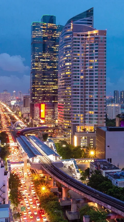 Timelapse day to night traffic during rush hour in business area at Bangkok Stock Footage 231315067