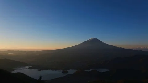 Timelapse of the daybreak with Mt. Fuji Vídeos de archivo 81086082