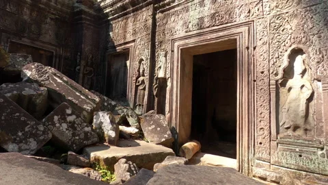 Timelapse of a door in the Preah Kahn temple. Stock Footage 144869250