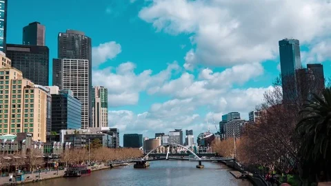 Timelapse of Down Town Melbourne, Yarra River and Evan Walker Bridge, Australia 動画素材 84037872