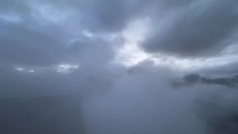 Timelapse Dramatic Cloud Inversion over Himalayan Grand Canyon Peak 動画素材 335005450
