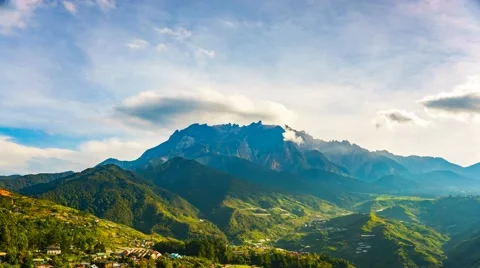 Timelapse of Drifting Clouds Over Mt Kinabalu from Kundasang Ranau Video stock 51565127