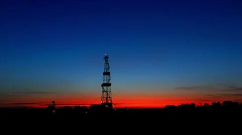 Timelapse drilling rig silhouette Stock Footage 8732344