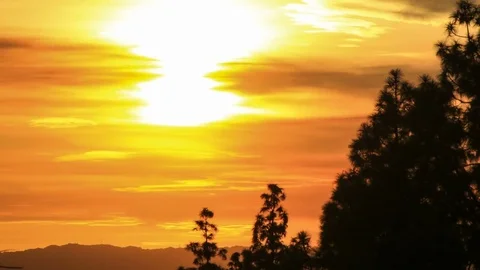 Timelapse of eerie sunset from wildfire smoke Stock Footage 85148239