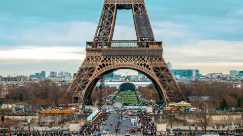 Timelapse of Eiffel Tower at sunset in Paris, France Stock Footage 231381983