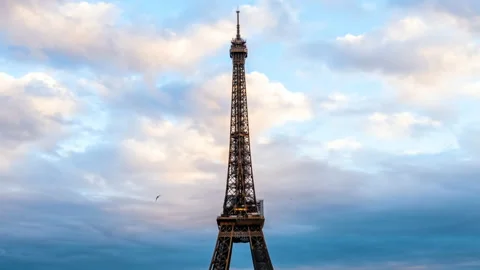 Timelapse of Eiffel Tower at sunset in Paris, France Stock Footage 231382147