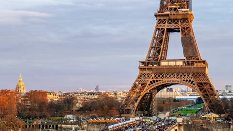 Timelapse of Eiffel Tower at sunset in Paris, France Stock Footage 231383959
