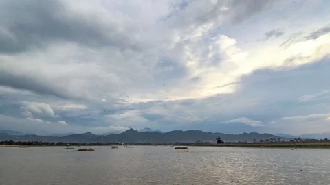 Timelapse of epic cloud movement at sunset Stock-Footage 70151481