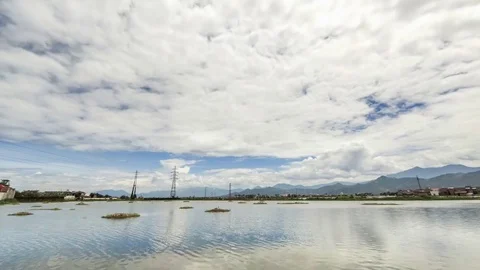 Timelapse of epic cloud movement, in the top the cloud is moving fast Stock-Footage 70319987
