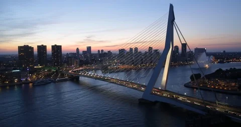 Timelapse of the Erasmusbridge, Rotterdam. Vidéo 114125197