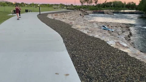 Timelapse at Esther Simplot Park in Boise at dusk Vídeos de archivo 133432063