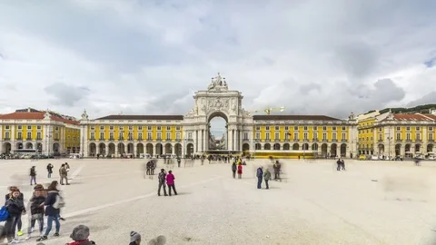 Timelapse of famous Rua Augusta Arch at Commerce square. Lisbon, Portugal 스톡 동영상 78518137