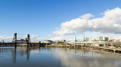 Timelapse of fast moving freeway traffic in downtown Portland Oregon 4k uhd 動画素材 61279382