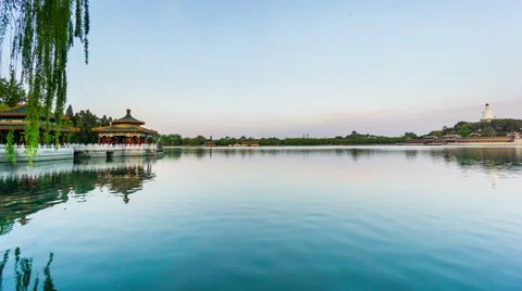 Timelapse of the Five Dragons Pavilions and White Pagoda at evening 스톡 동영상 67522405