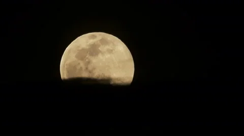 Timelapse-Full moon rising spooky dark clouds passing Stock Footage 62808554