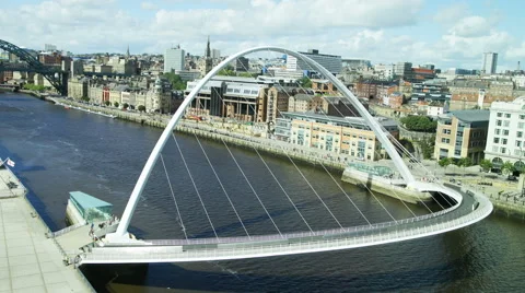Timelapse of Gateshead Millennium Bridge Video stock 54052544