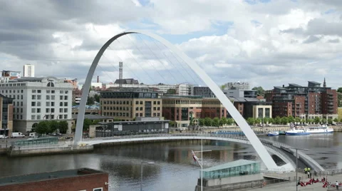 Timelapse of Gateshead Millennium Bridge Opening Video stock 39975924