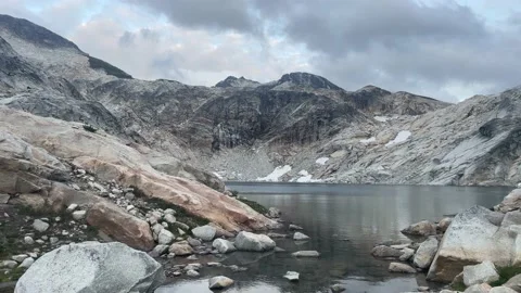 Timelapse: Glacier Peak Wilderness at lake near High Pass Video stock 221581817