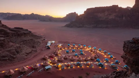 Timelapse Glamping with bubble domes in Wadi Rum, Jordan. Stock Footage 201626991