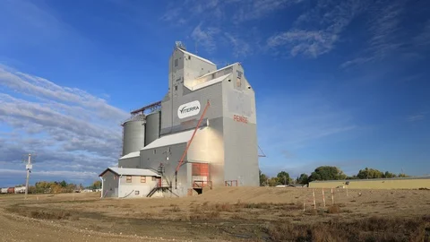 Timelapse of a grain elevator Saskatchewan, Canada 4K. Stock Footage 119374514
