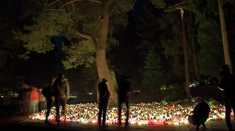 Timelapse grave candles at night Video stock 57842614