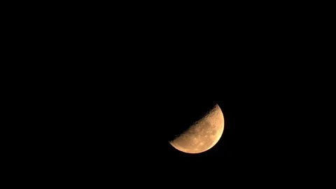 Timelapse of Half moon rising over the Australian outback. 스톡 동영상 104588456