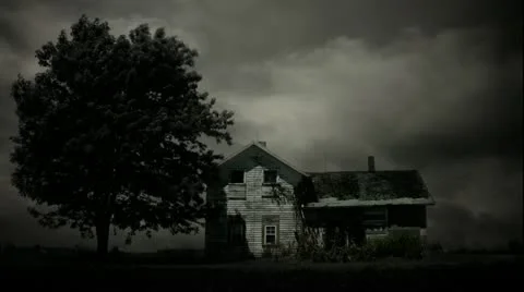 Timelapse haunted house Stockbeeldmateriaal 11560156