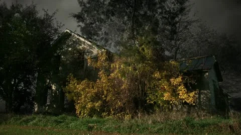 Timelapse haunted house Видео 11560561