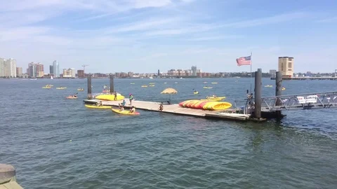 TimeLapse Hd: Kayaking is a fun adventure on the Hudson River Video stock 81631196