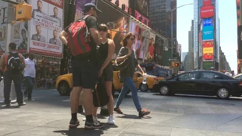 Timelapse Hd: Times square gets quite busy Video stock 81631666
