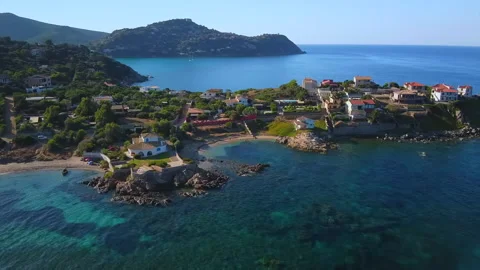 Timelapse Hyper-lapse Jib shot rising of Group of villas village residence 스톡 동영상 145251256