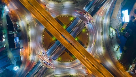 Timelapse hyperlapse top-down road intersection circle night. Stock Footage 118617804